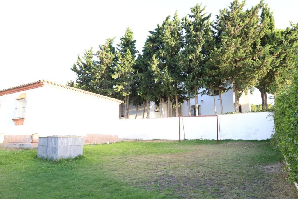 Chalet Con Piscina, Amplio Jardin Y Aire Acondicionado Chiclana de la Frontera Exterior photo