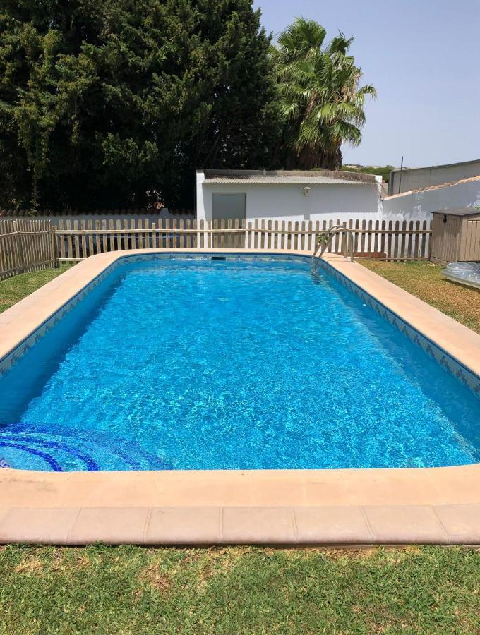 Chalet Con Piscina, Amplio Jardin Y Aire Acondicionado Chiclana de la Frontera Exterior photo